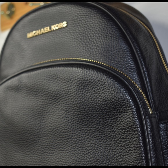 Michael Kors backpack on black pebbled leather - Picture 3 of 3